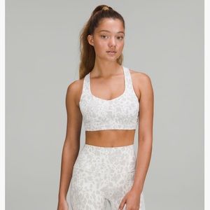 FREE TO BE SERENE BRA *LIGHT SUPPORT, C/D 🧘🏼‍♀️🧘🏼‍♀️ Size 6